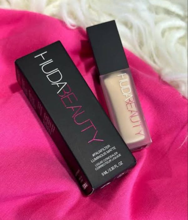 Huda Beauty Makeup Original Foundation Waterproof, Super Long Wear 24hr